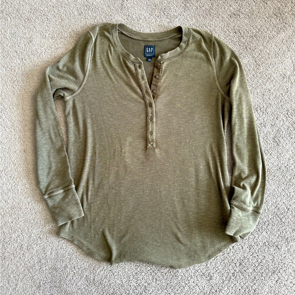 Gap Maternity Ribbed Henley Long Sleeve Shirt